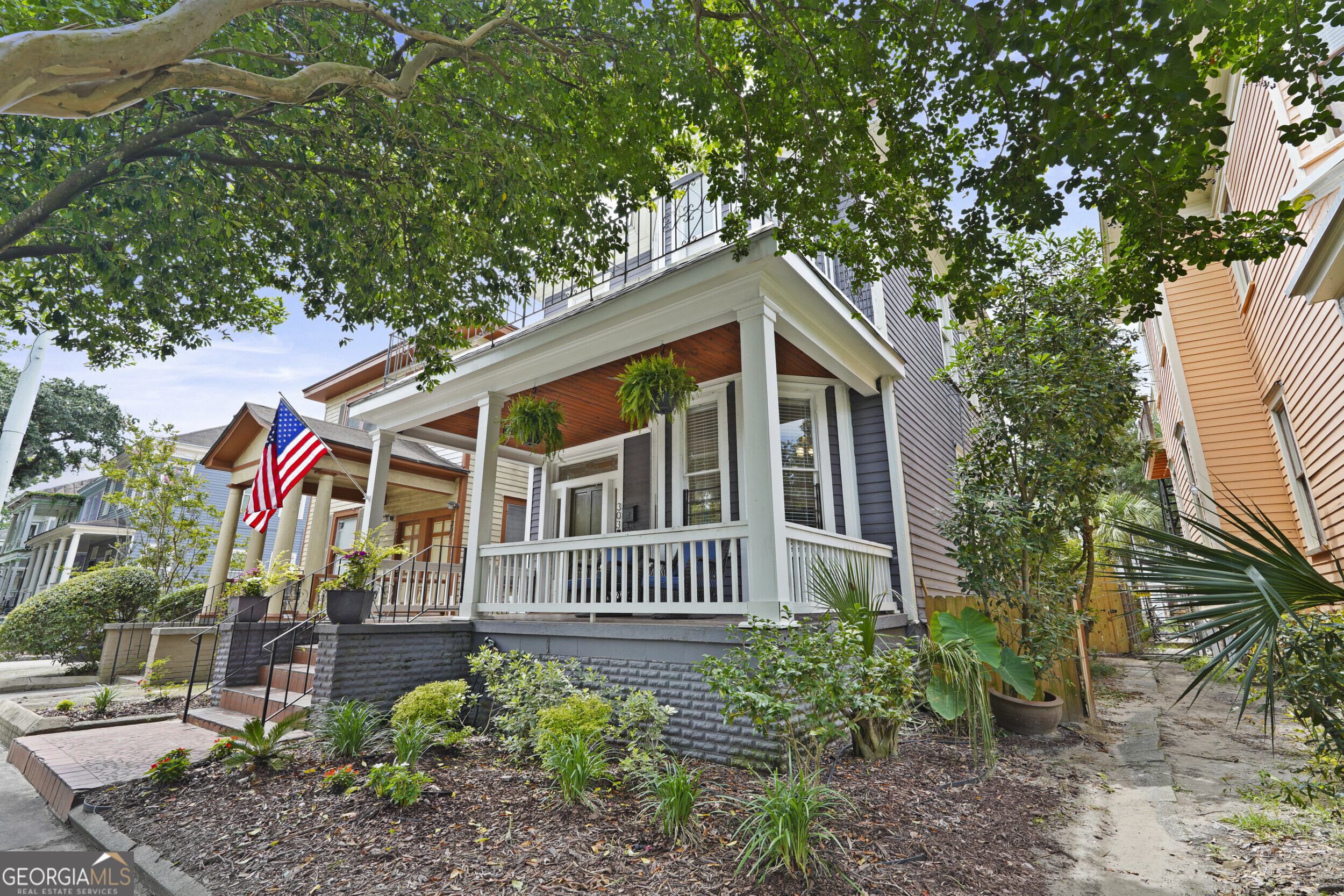 303 W 39th Street Property Photo 3