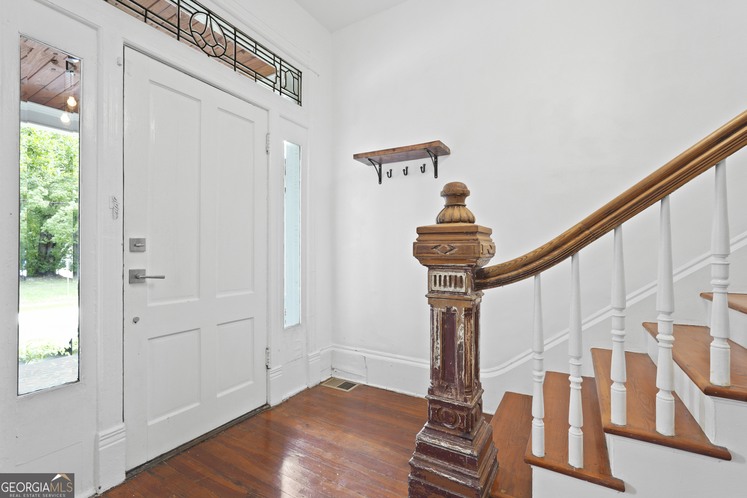 303 W 39th Street Property Photo 5