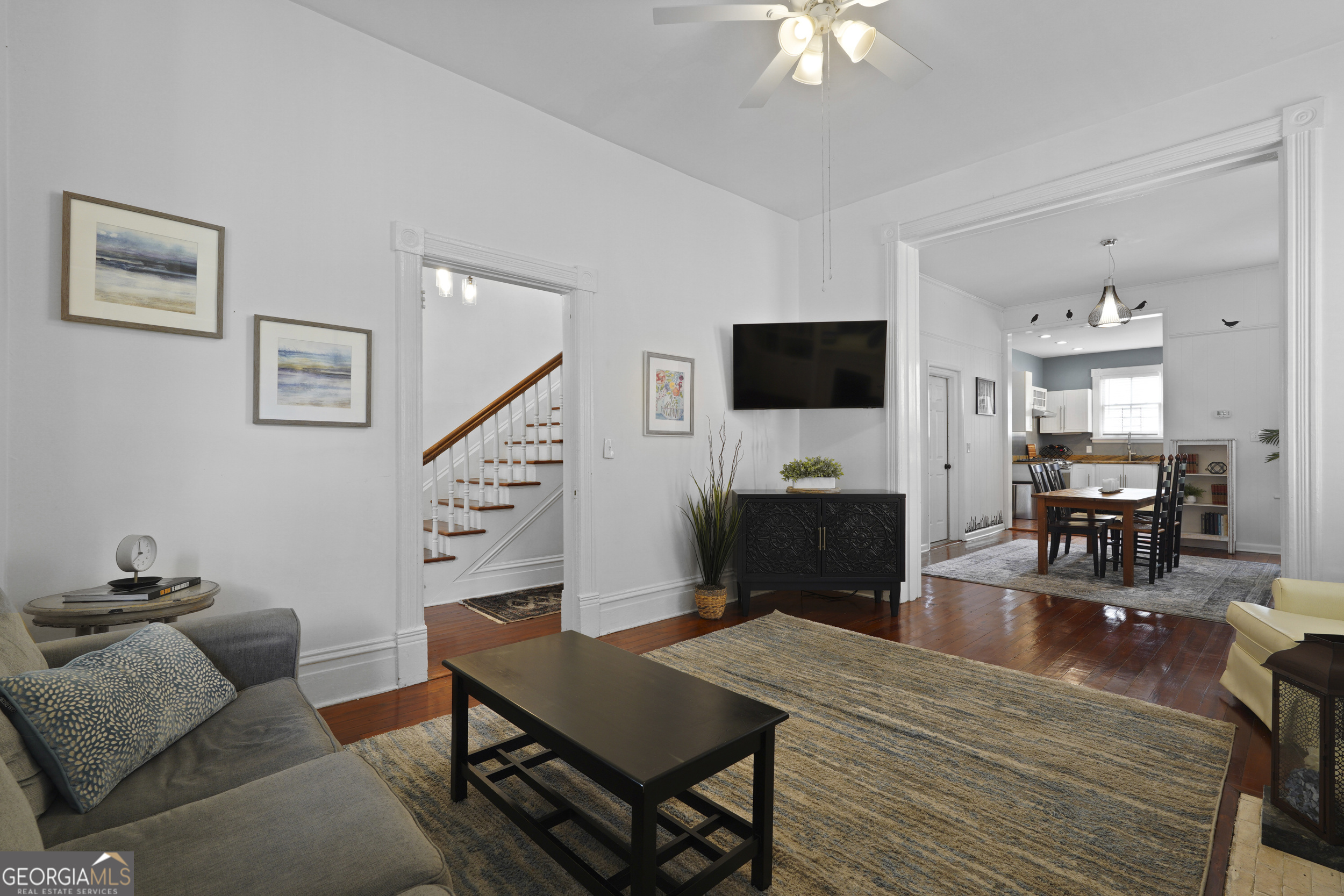 303 W 39th Street Property Photo 8