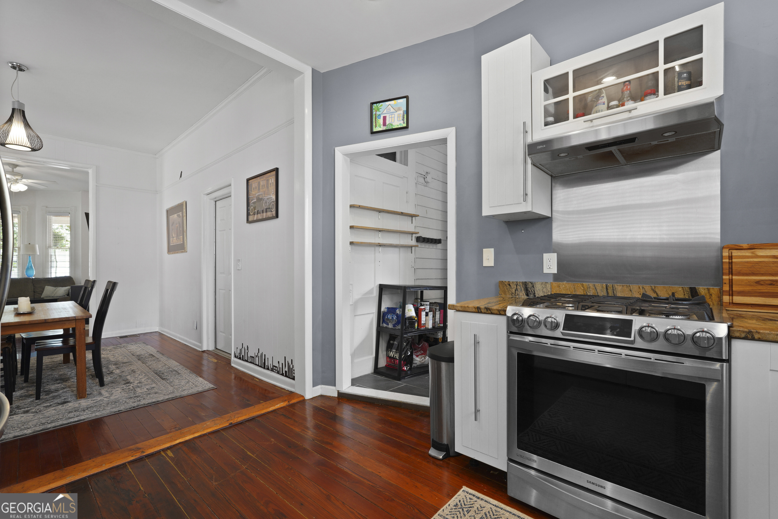 303 W 39th Street Property Photo 13