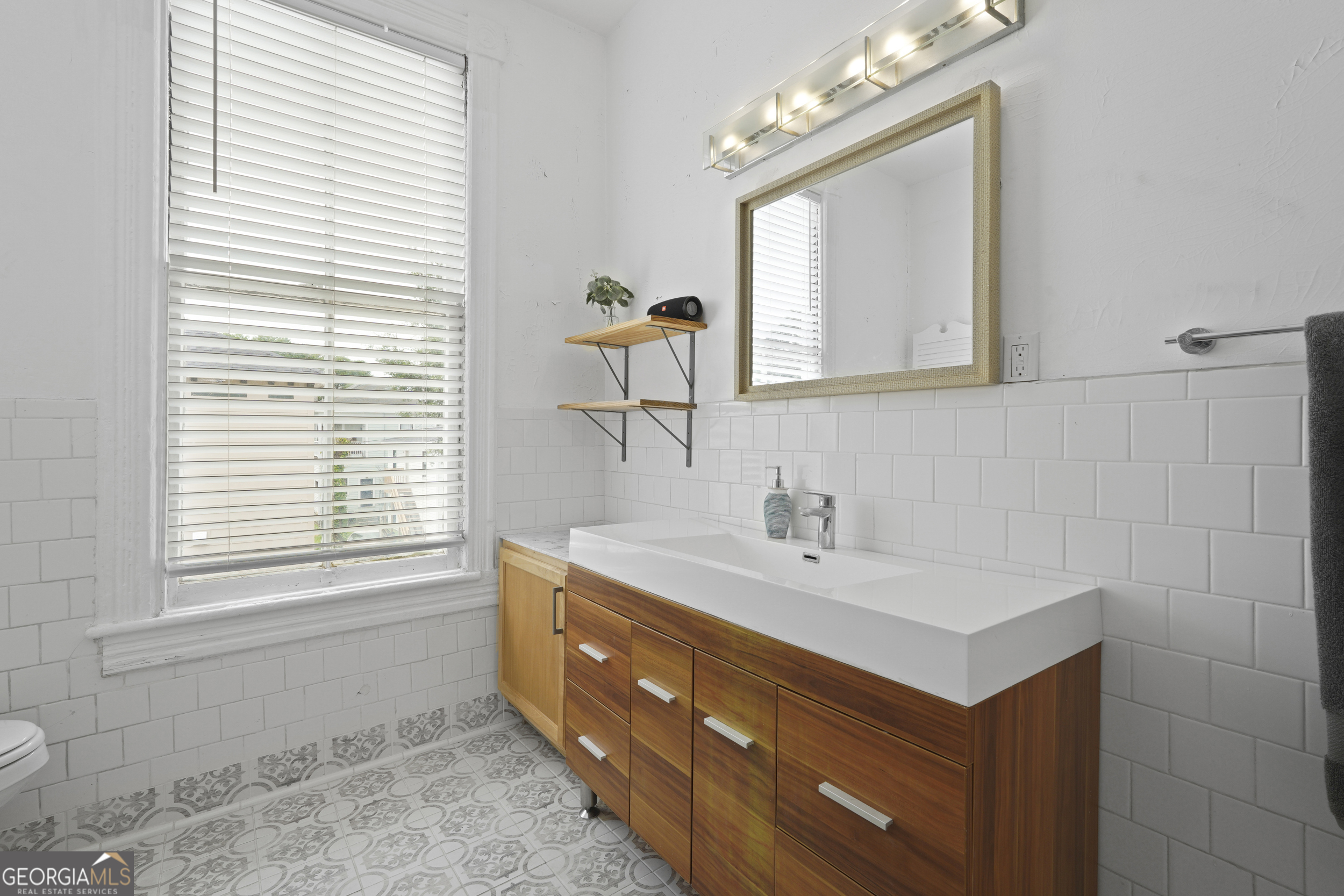 303 W 39th Street Property Photo 25