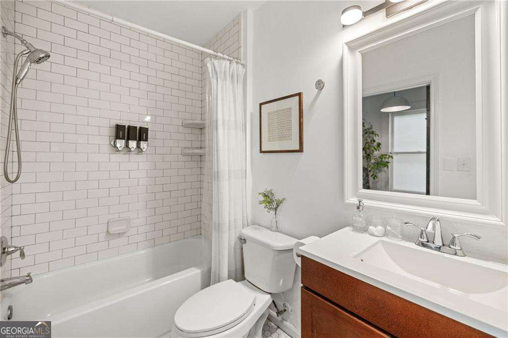 66 Howell Street Ne Property Photo 17