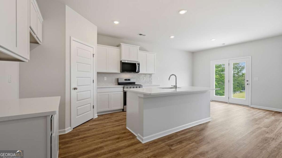 1307 Hollingsworth Way Property Photo 4