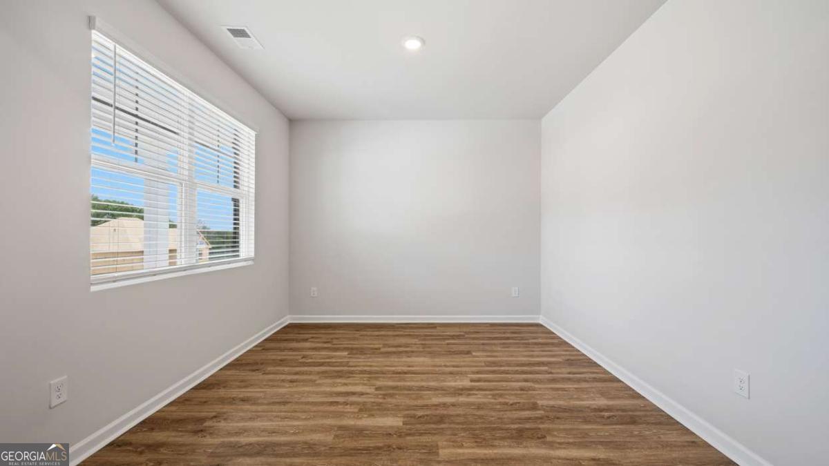 1307 Hollingsworth Way Property Photo 5