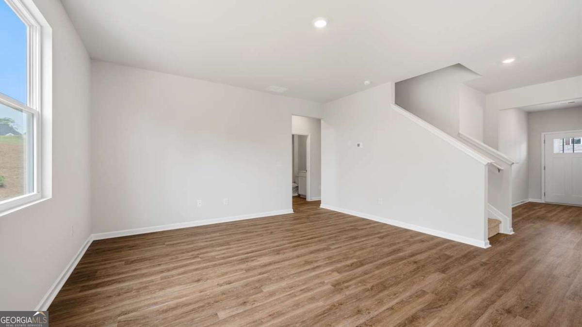 1307 Hollingsworth Way Property Photo 12