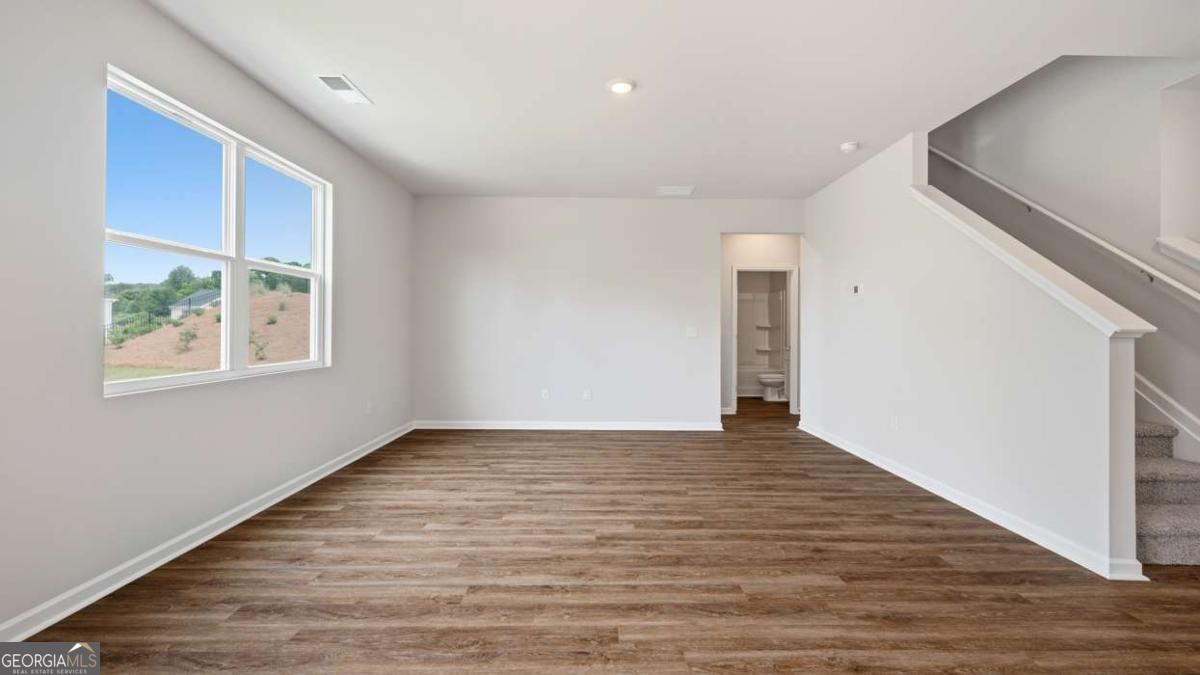 1307 Hollingsworth Way Property Photo 13
