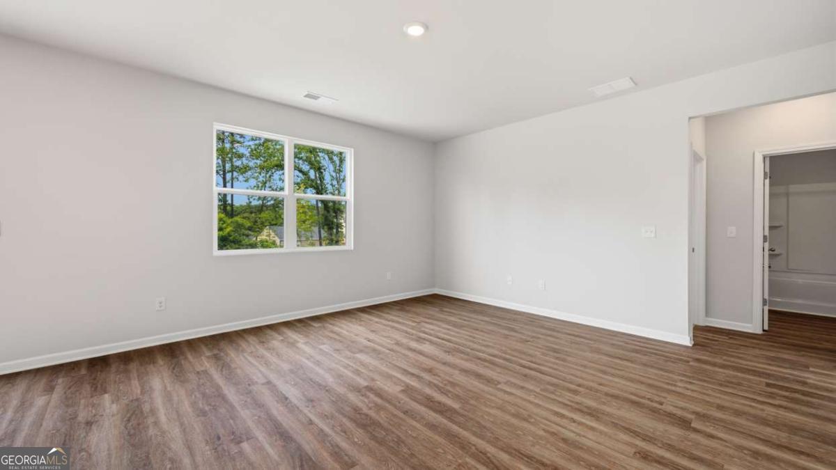 1307 Hollingsworth Way Property Photo 14
