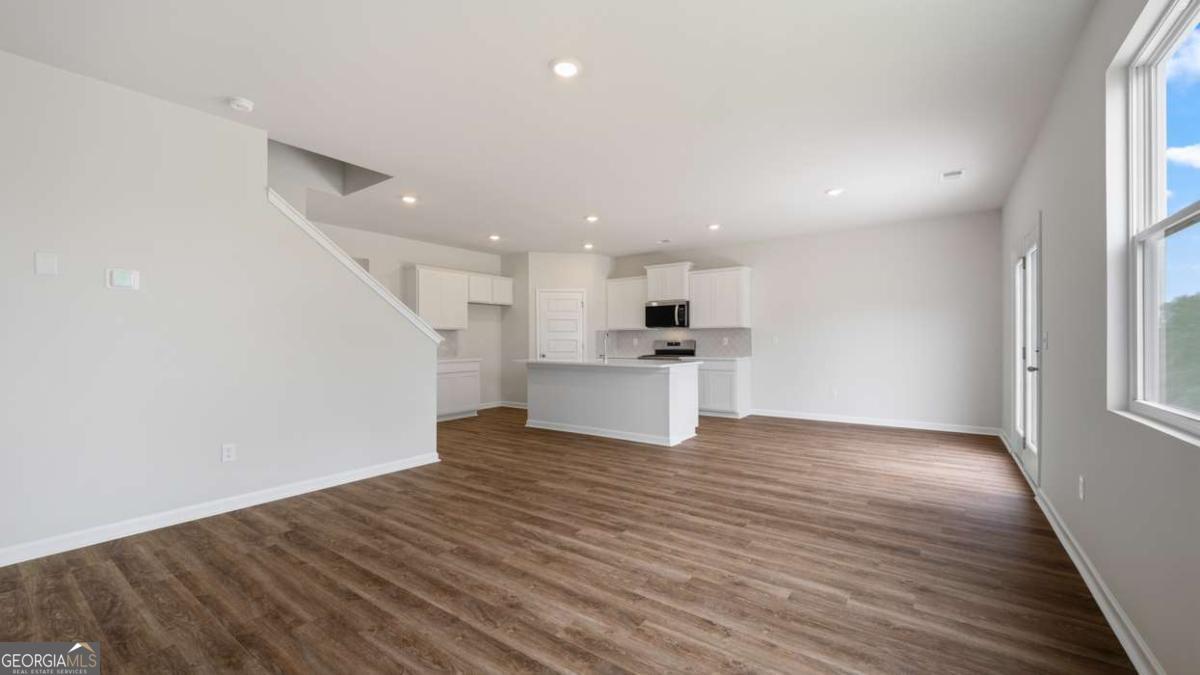 1307 Hollingsworth Way Property Photo 15