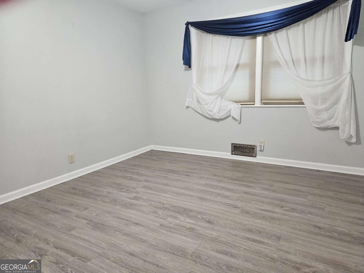 989 Rudolph Street Property Photo 4