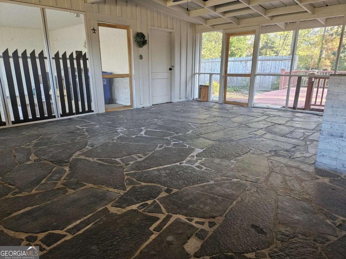 989 Rudolph Street Property Photo 11