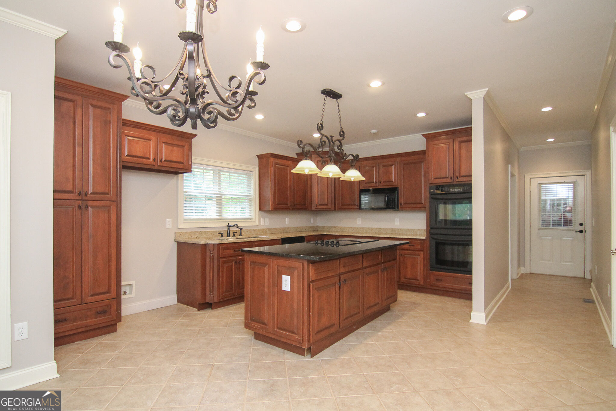 213 Sabre Drive Property Photo 10