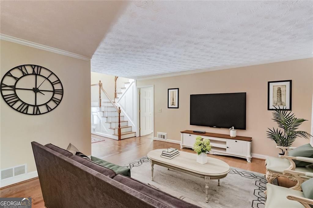 420 Taberwood Way Property Photo 4