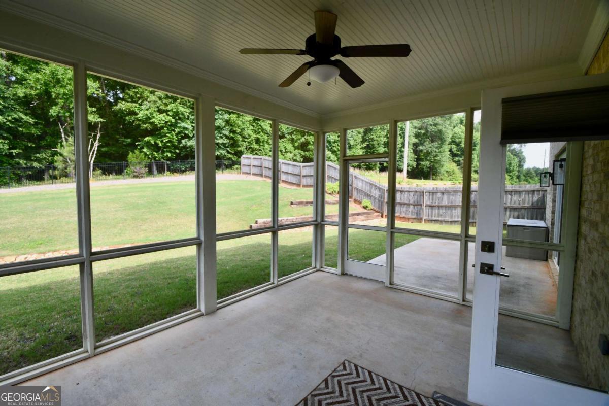 3065 Meadow Springs Drive Property Photo 4