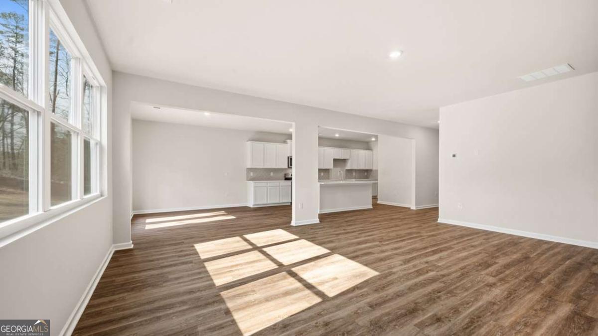 2261 Edgecombe Lane Property Photo 7