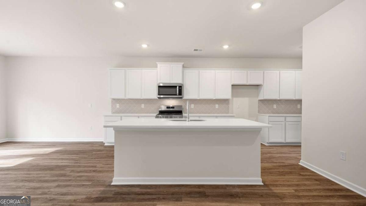 2261 Edgecombe Lane Property Photo 10