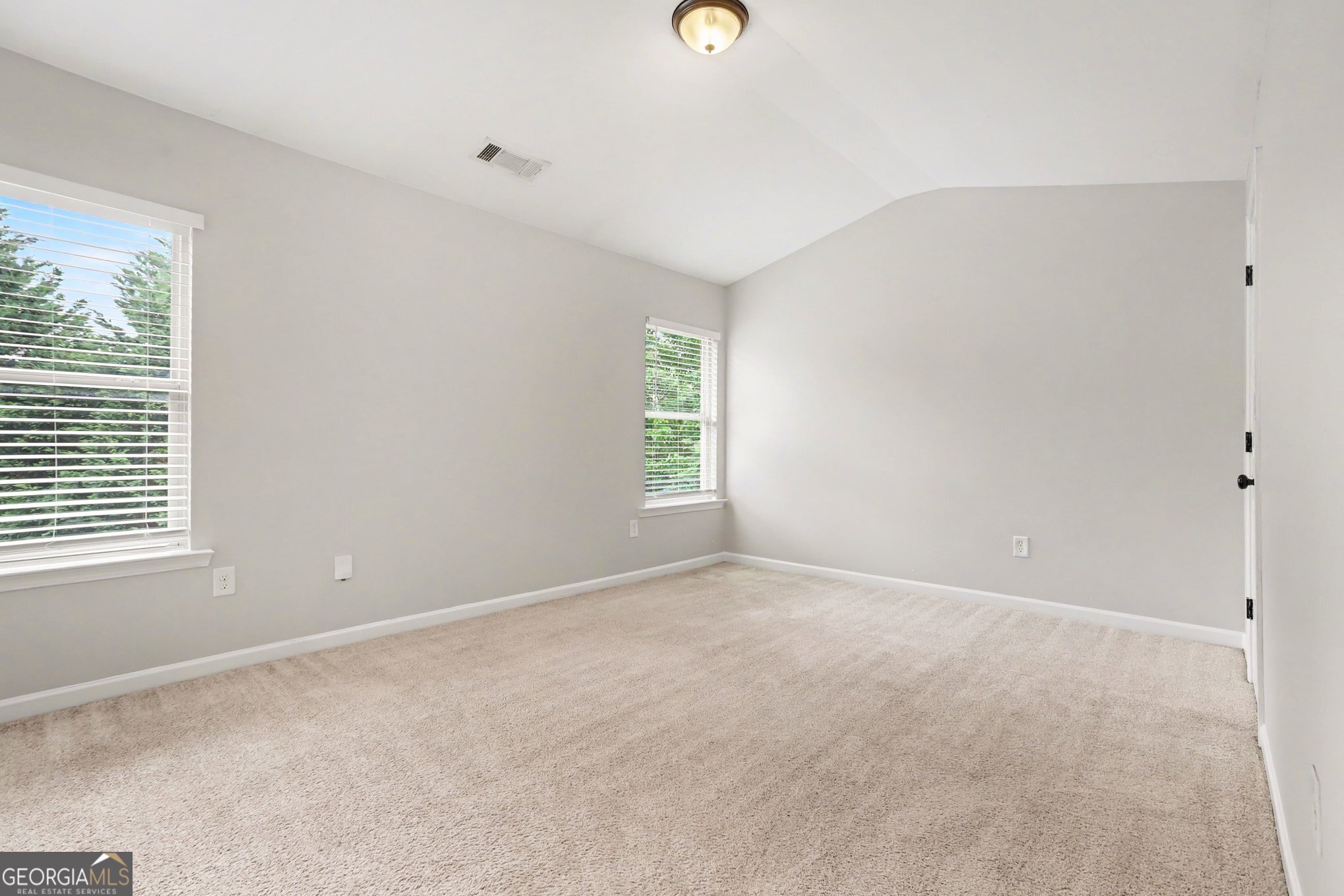 4546 Rainier Way Nw Property Photo 11