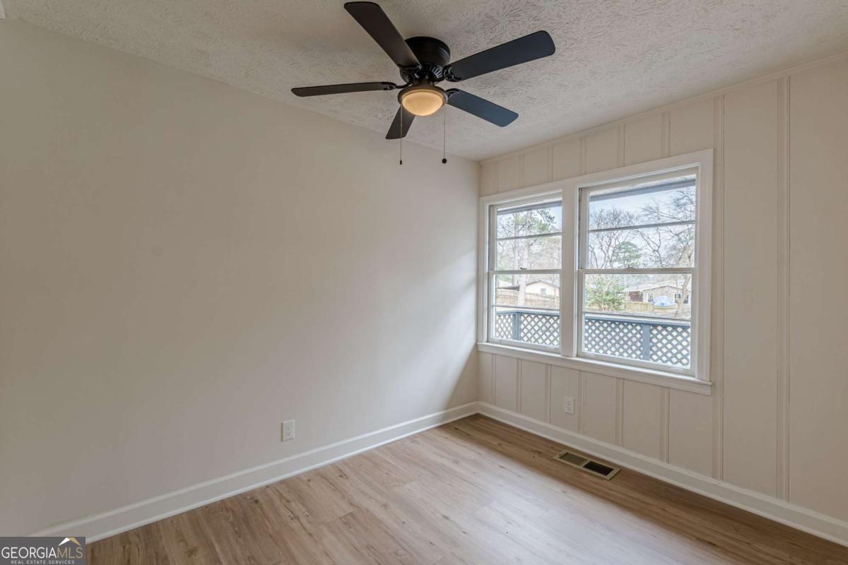 4624 College Street Property Photo 10