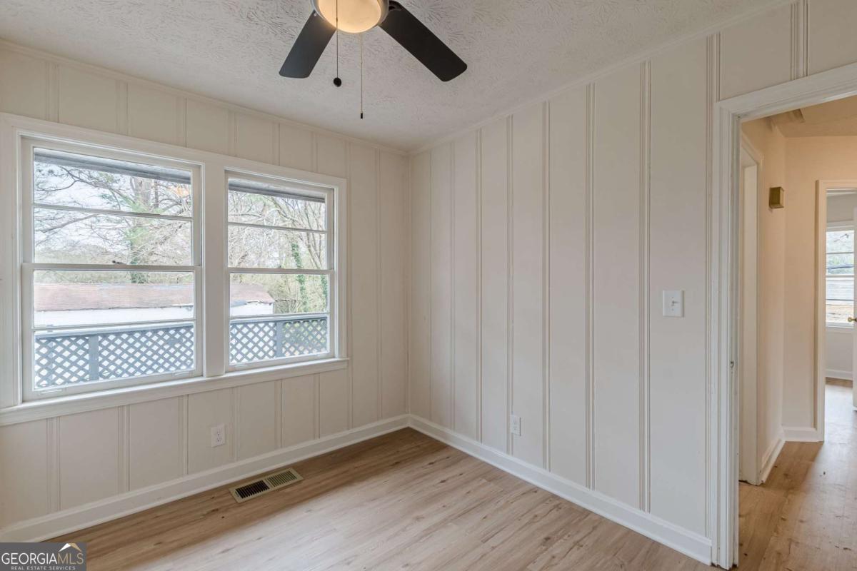 4624 College Street Property Photo 11