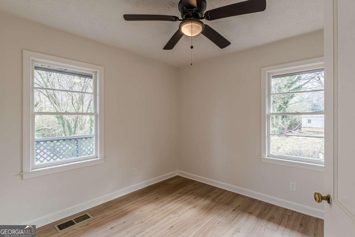 4624 College Street Property Photo 14