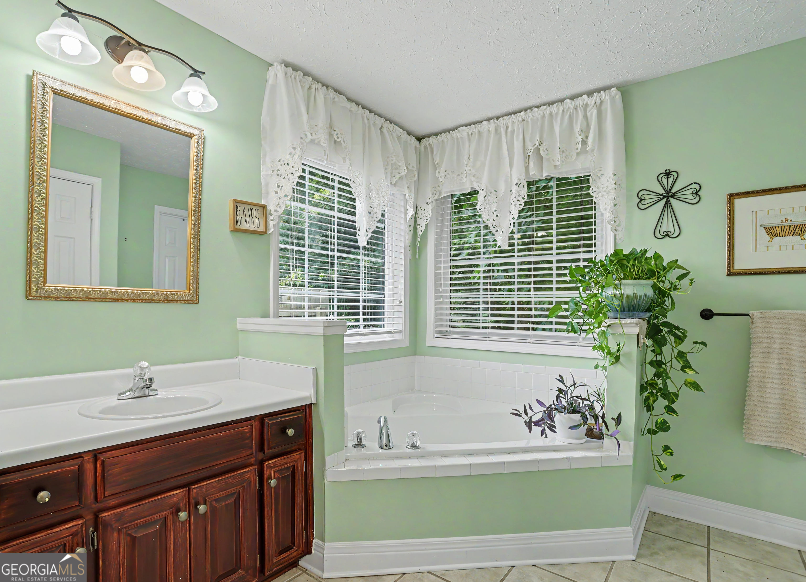 157 Cabots Creek Drive Property Photo 20