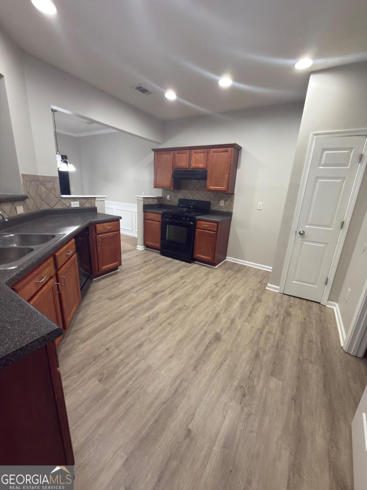 6106 Allpoint Way Property Photo 3