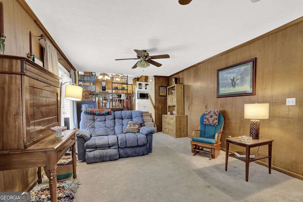 4916 Oak Grove Drive Property Photo 6