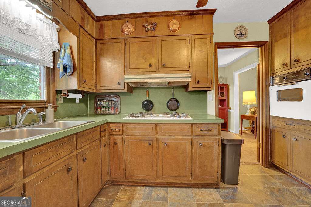 4916 Oak Grove Drive Property Photo 10