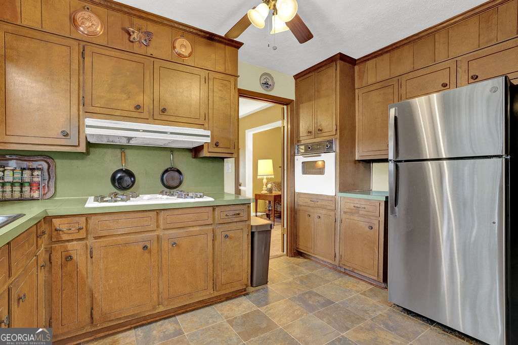 4916 Oak Grove Drive Property Photo 11