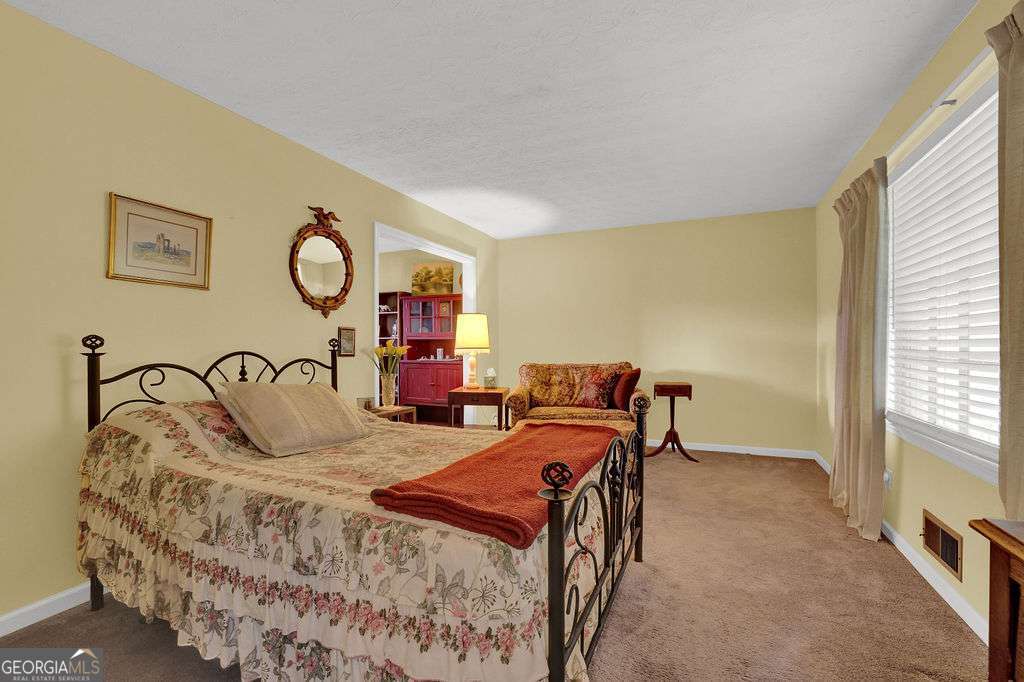 4916 Oak Grove Drive Property Photo 14