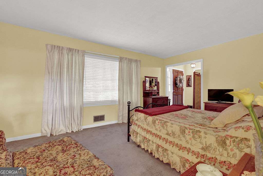 4916 Oak Grove Drive Property Photo 15