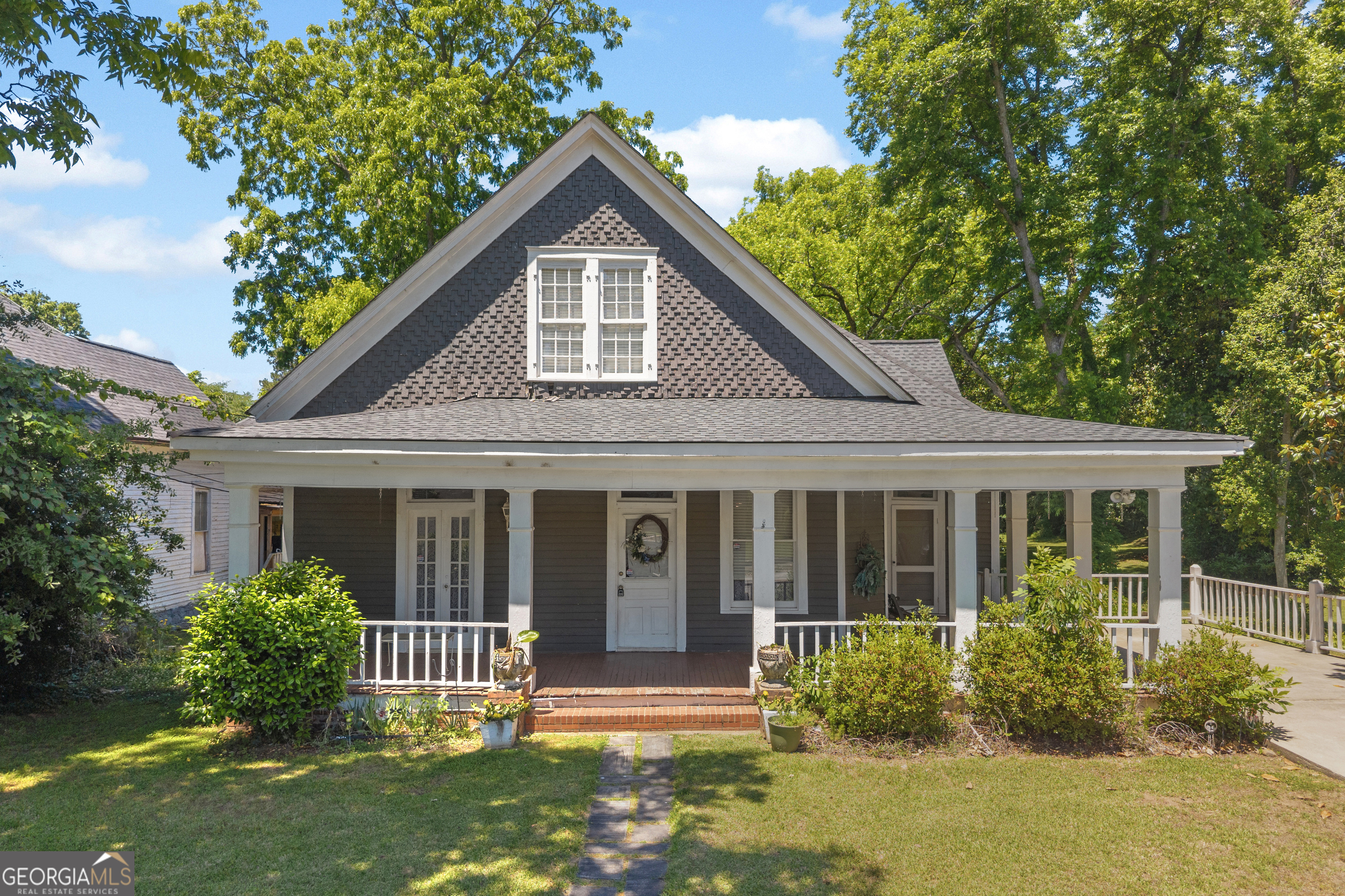 170 S Mcintosh Street Property Photo 1