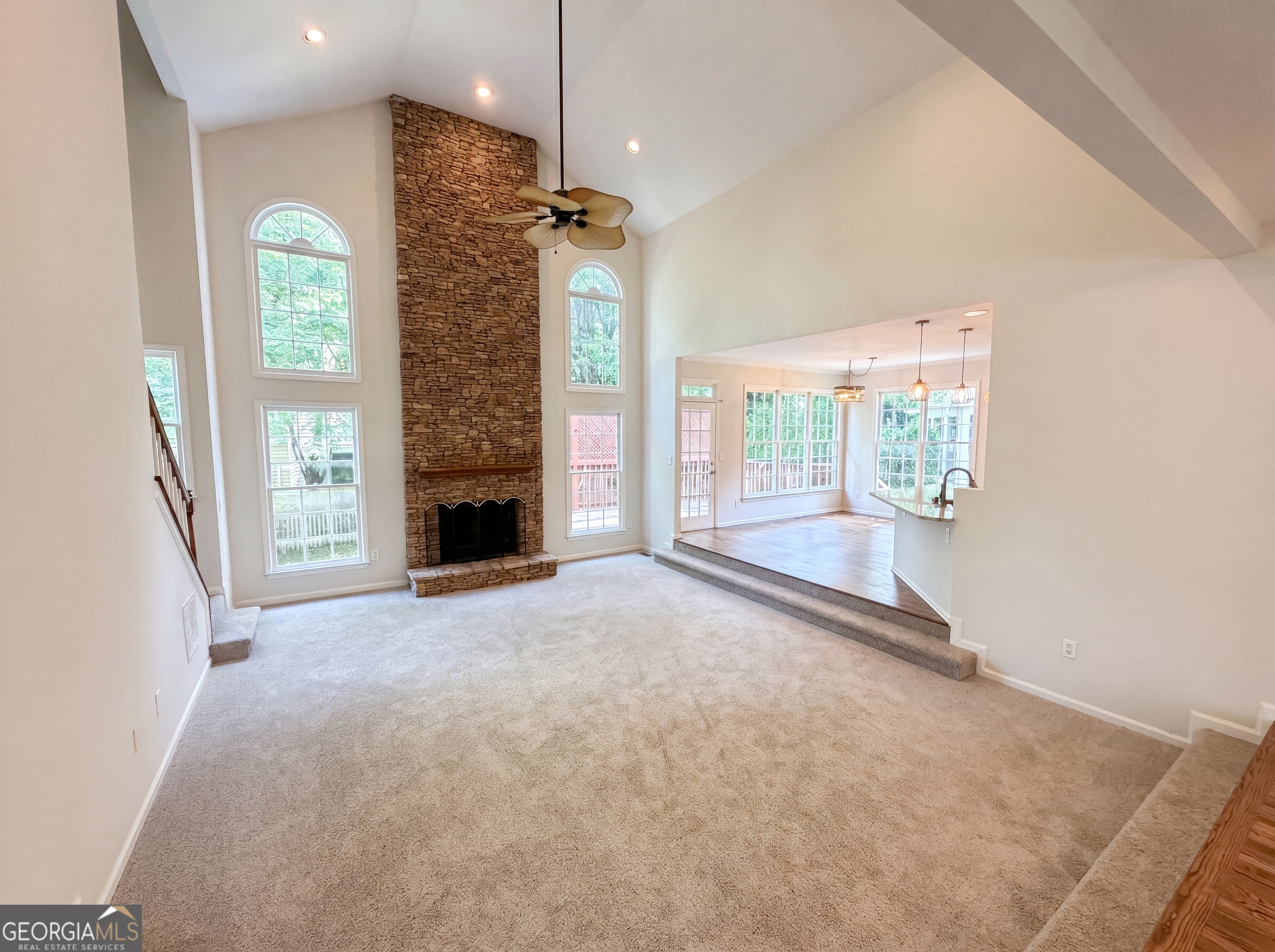 165 Fieldstone Edge Property Photo 3