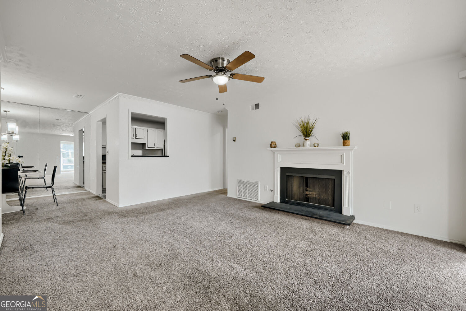 905 Augusta Drive Property Photo 3