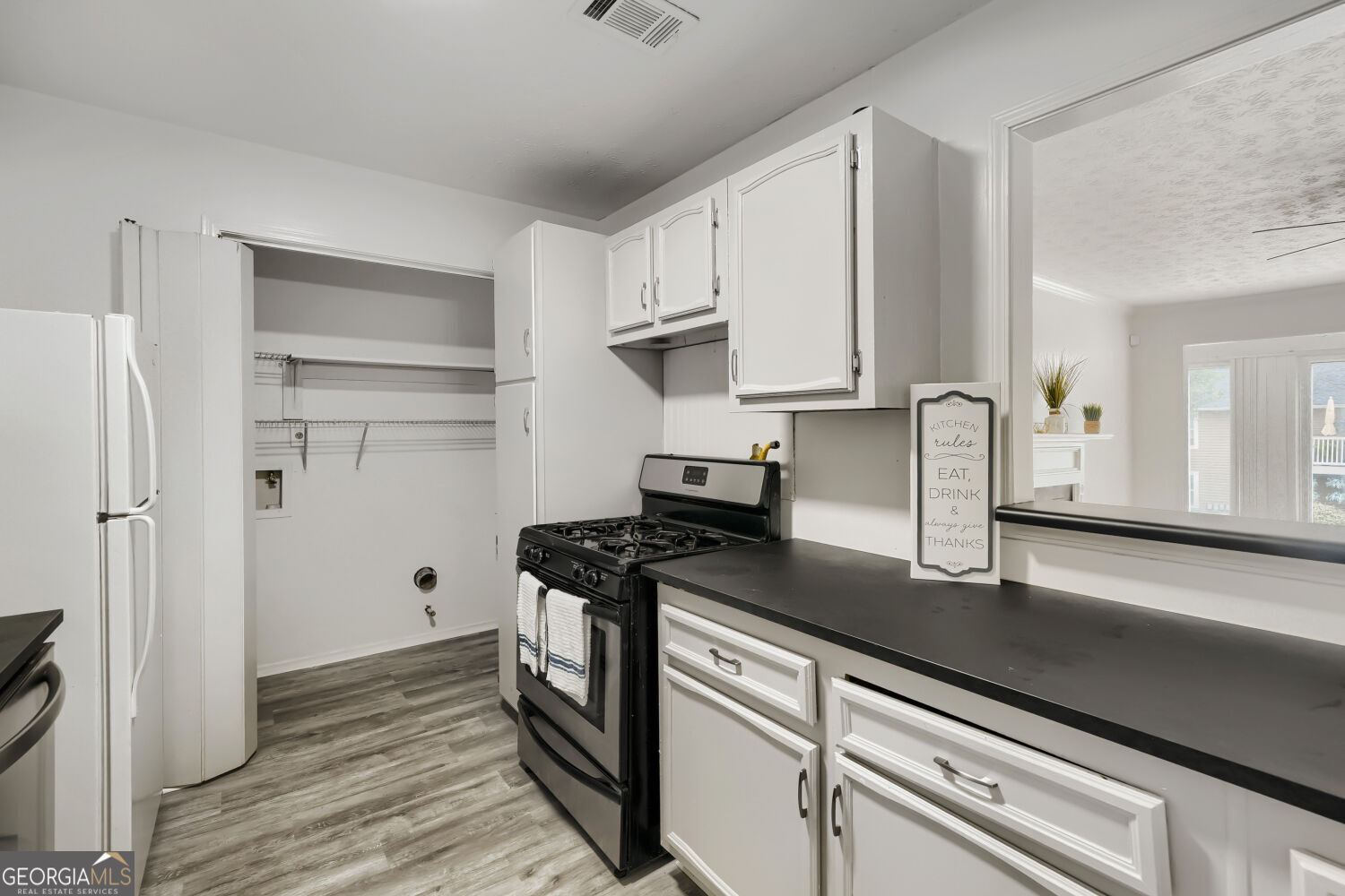 905 Augusta Drive Property Photo 8