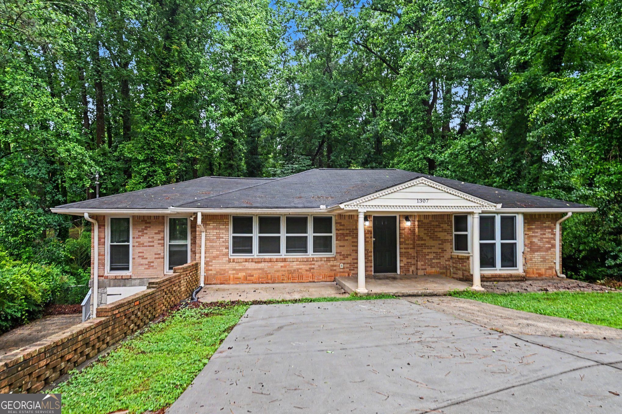 1307 Richard Road Property Photo 1