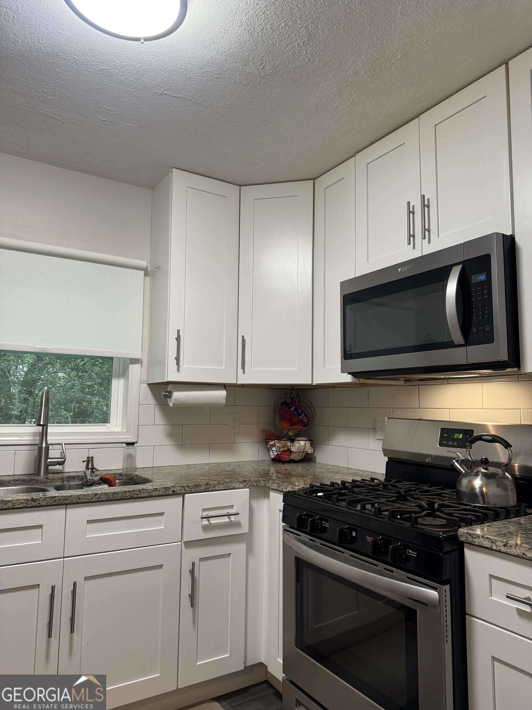 6053 Bowden Street Property Photo 9