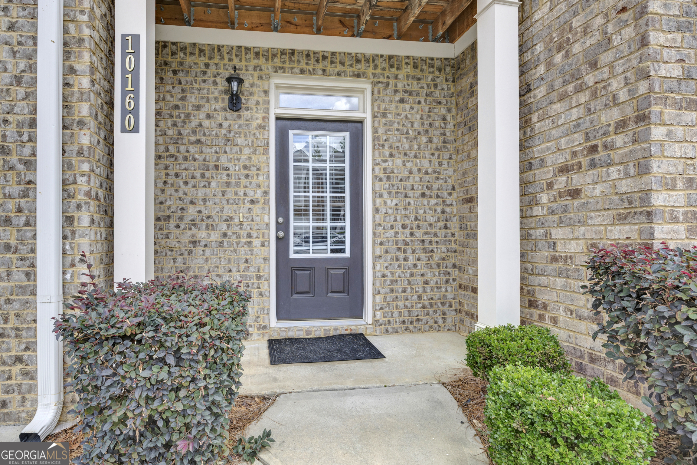 10160 Benton Woods Drive Property Photo 2