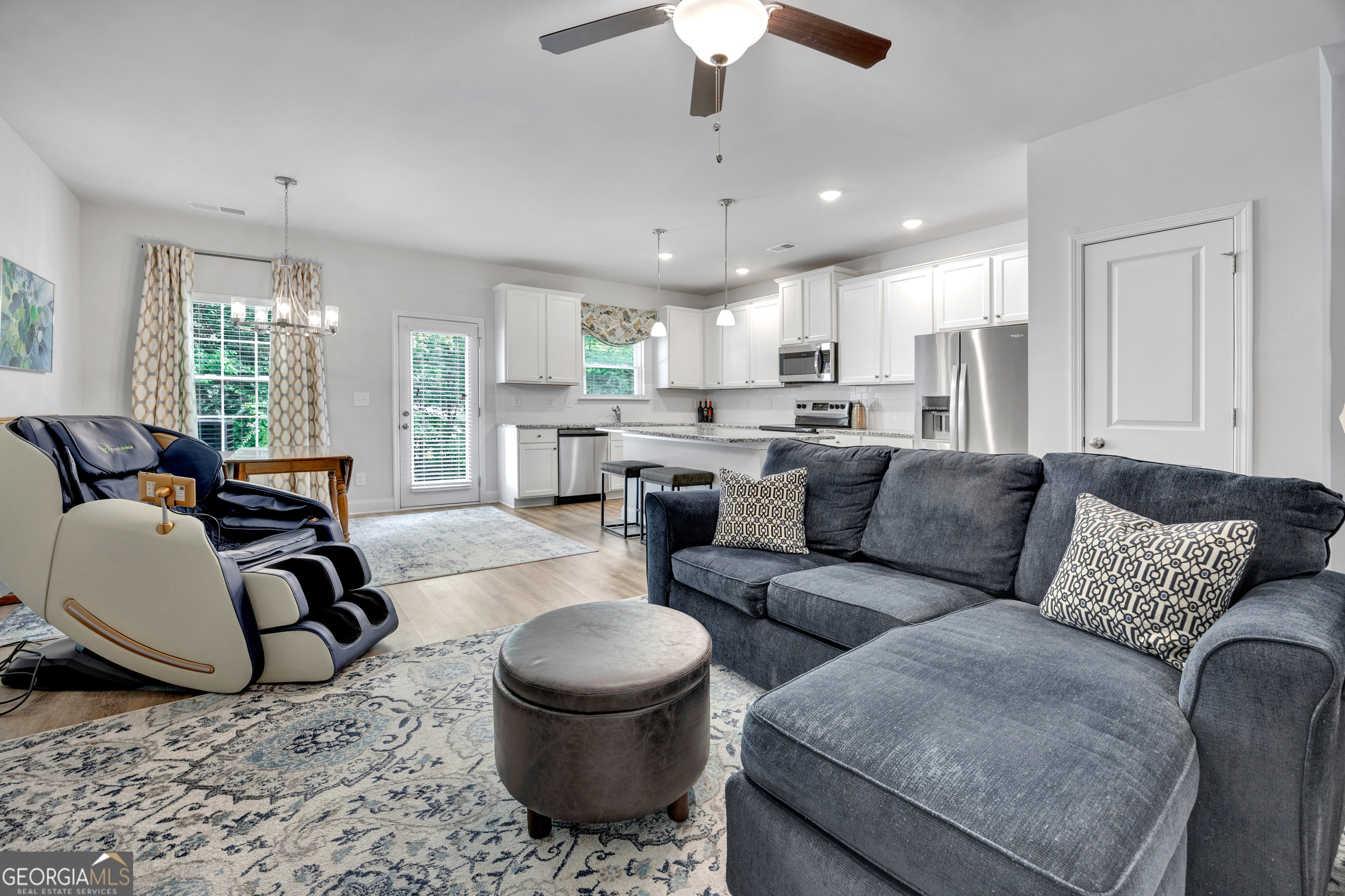 10160 Benton Woods Drive Property Photo 4