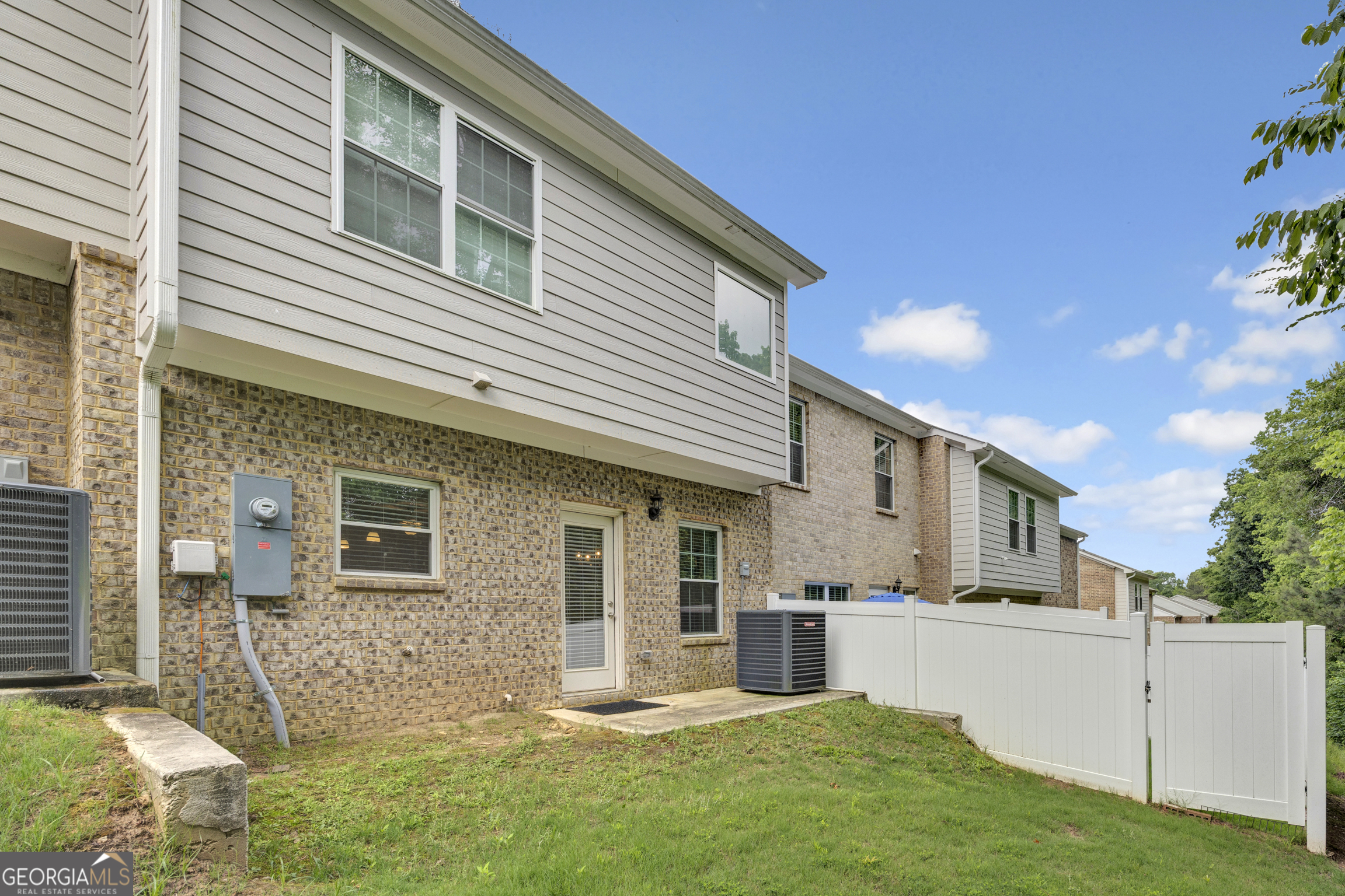 10160 Benton Woods Drive Property Photo 17