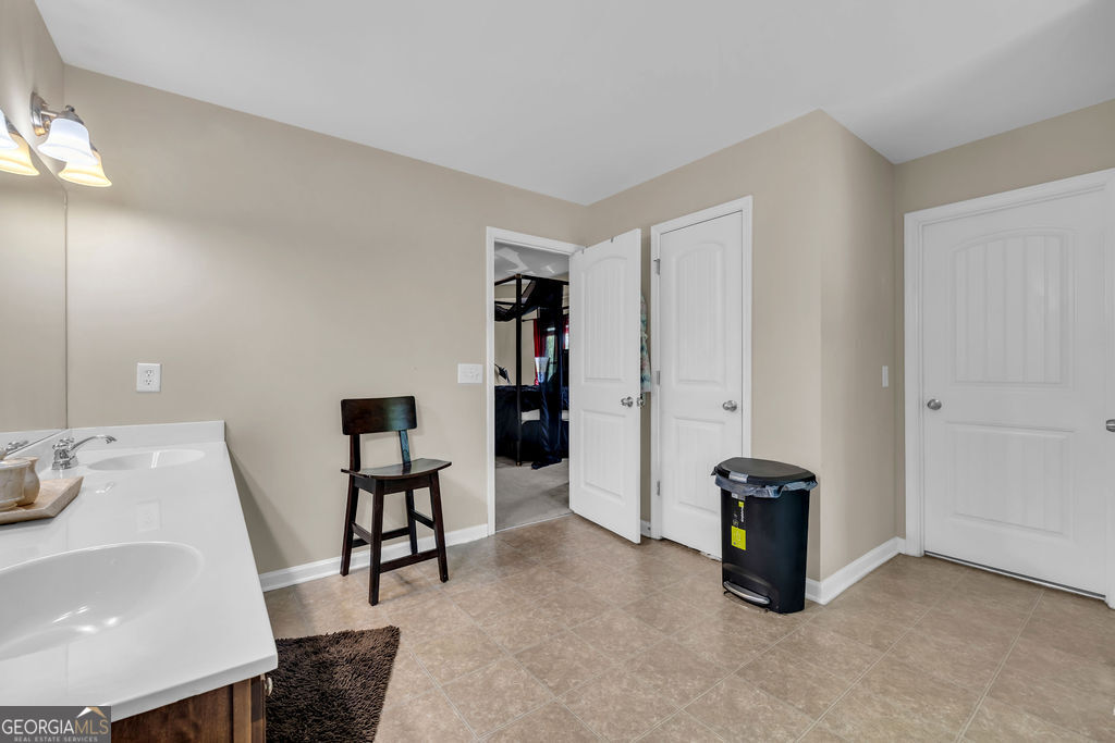 126 Meadows Walk Drive Property Photo 35