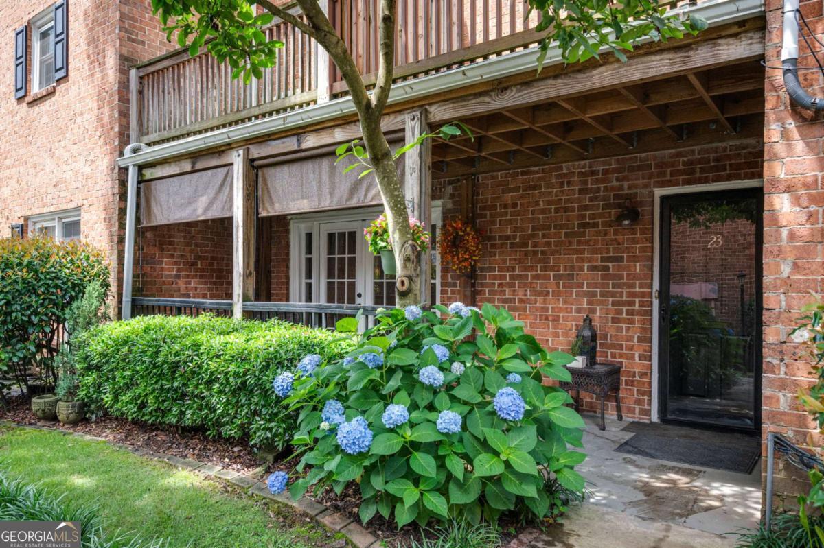 6520 Roswell Road # 23 Property Photo 1
