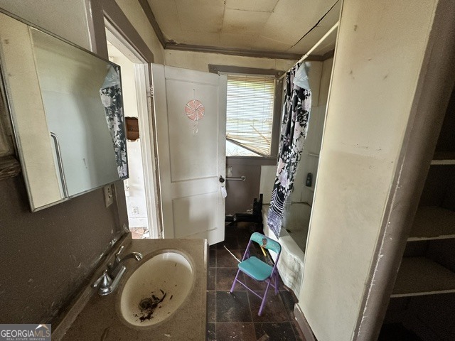 1012 S Main Street Property Photo 9