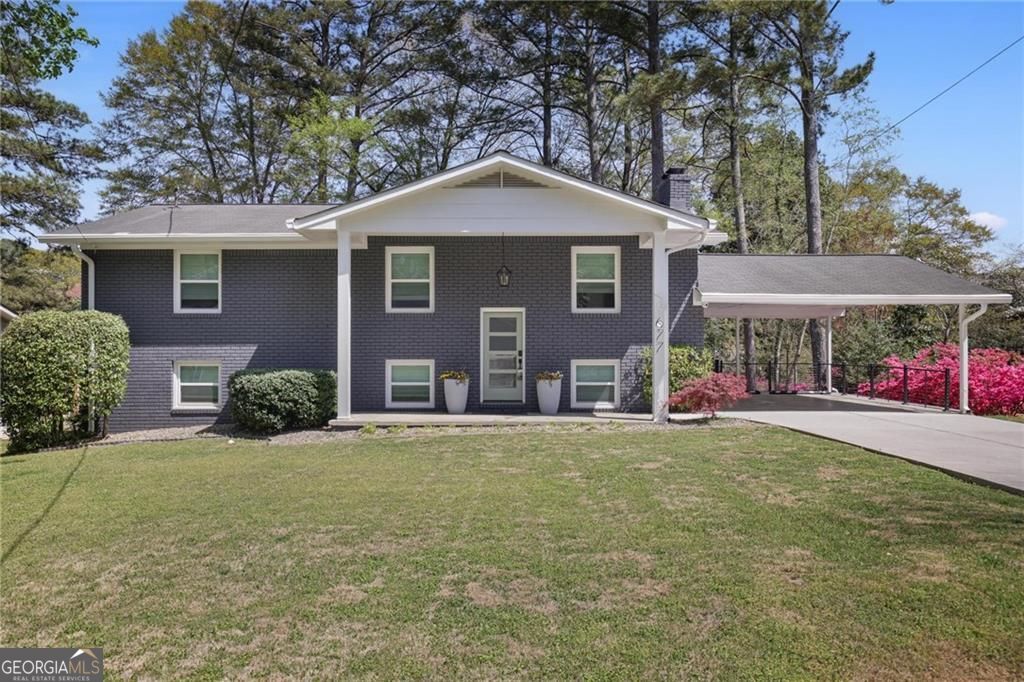 677 Hillandale Circle Sw Property Photo 8