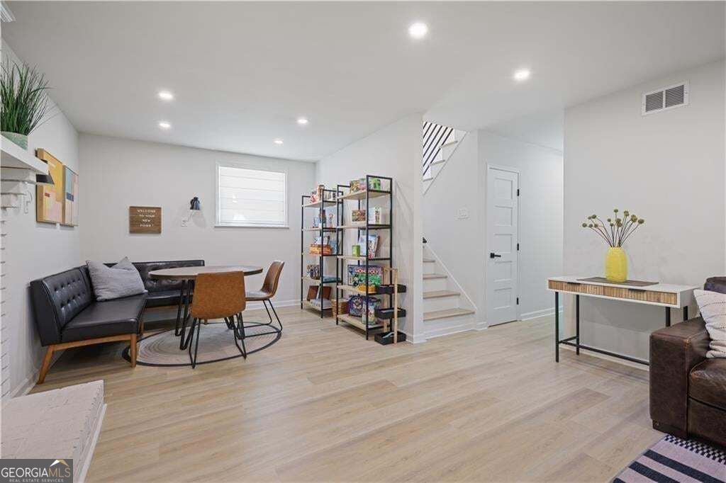 677 Hillandale Circle Sw Property Photo 22