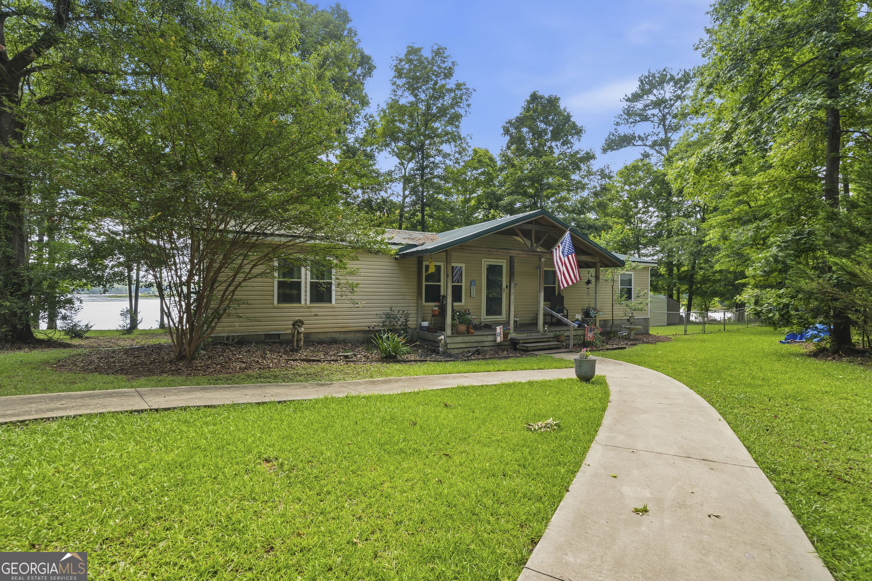 102 Allens Alley Property Photo 2