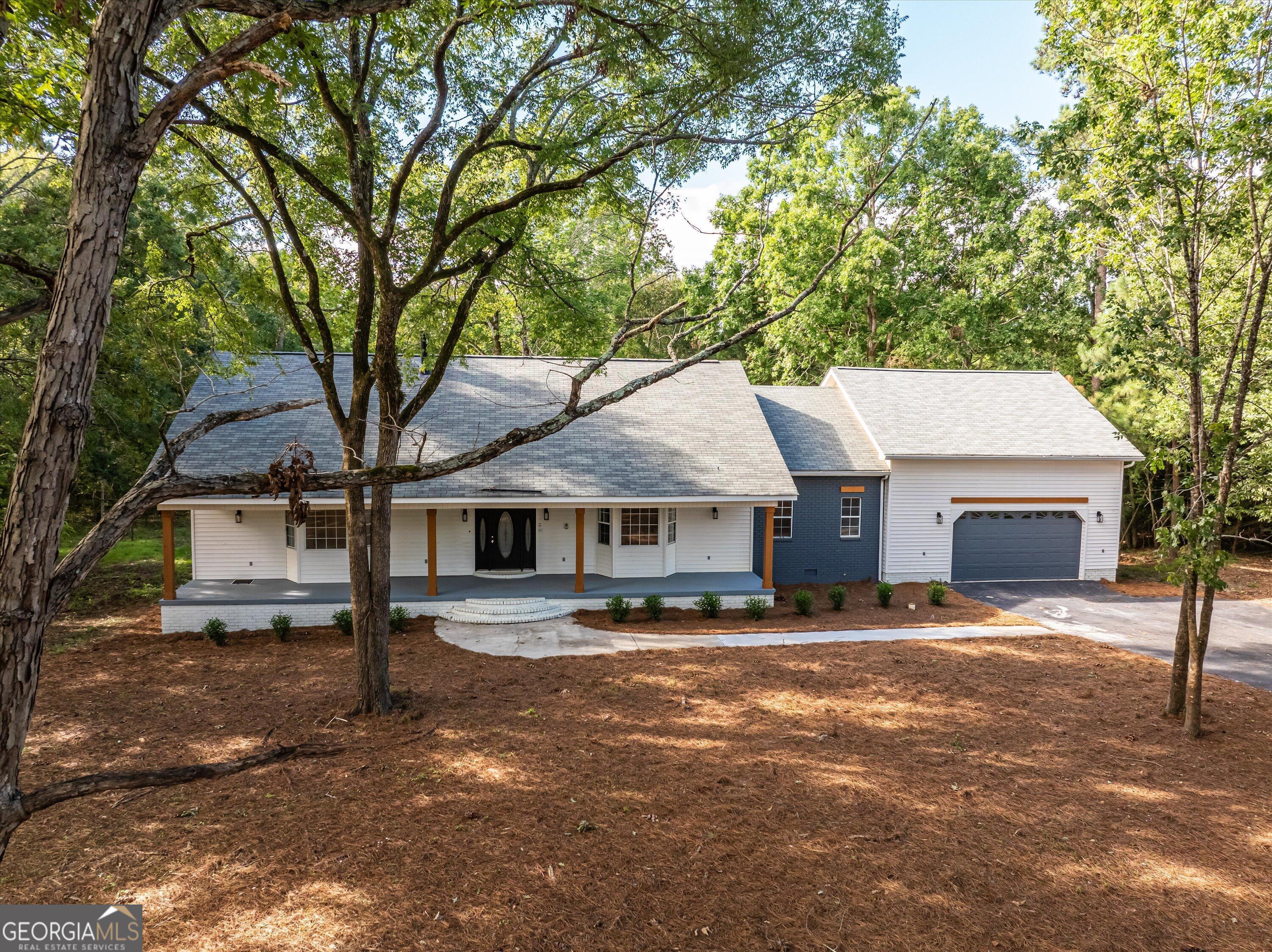 1030 Indigo Court Property Photo 3
