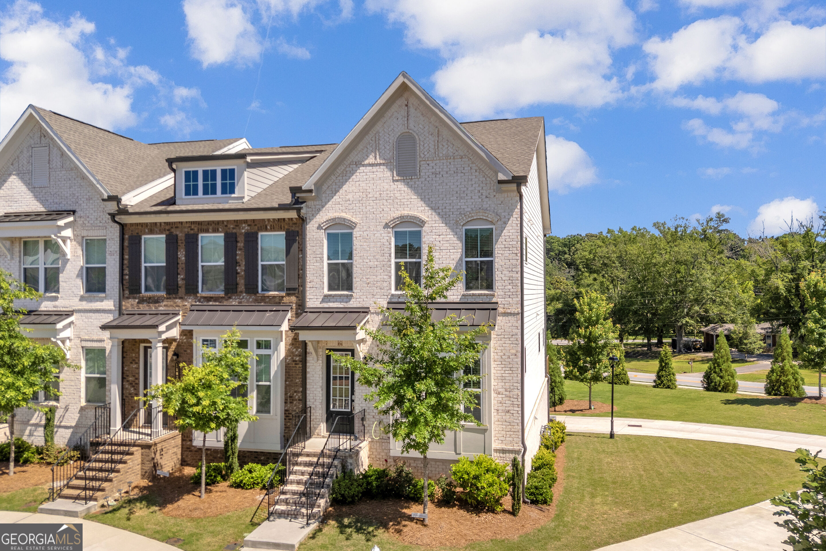 1192 Edwin Lane