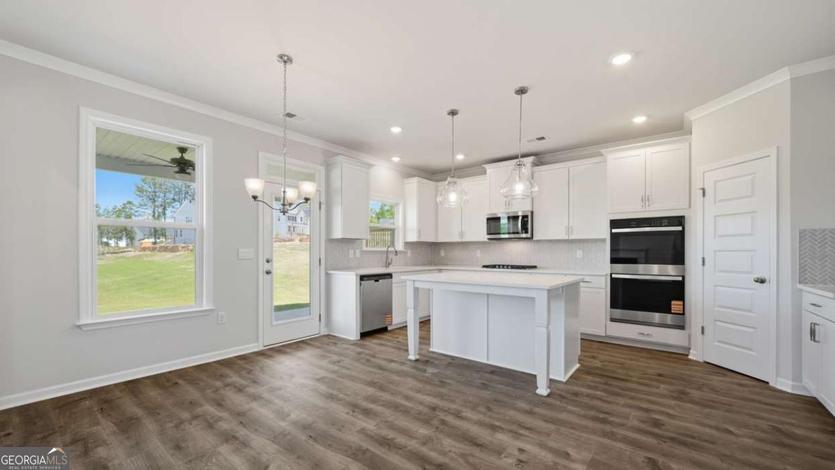 498 Beachview Road Property Photo 12