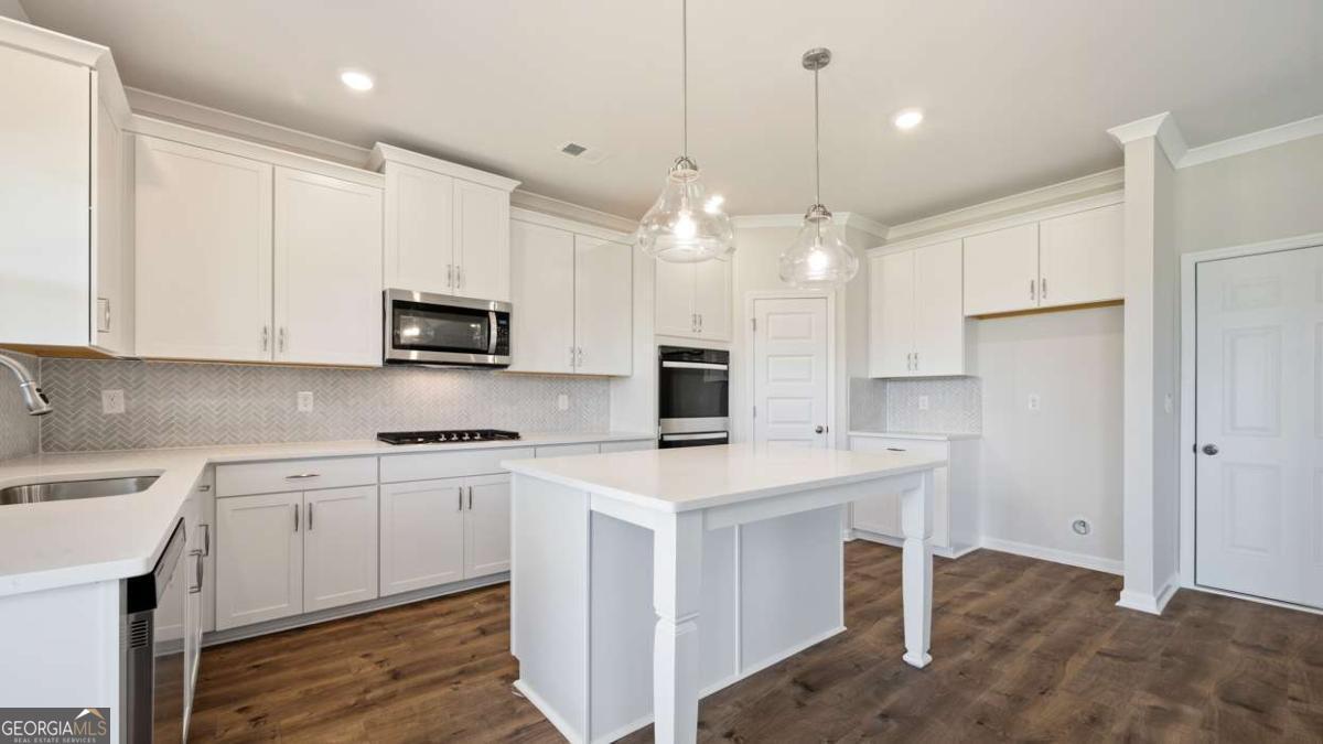 498 Beachview Road Property Photo 14