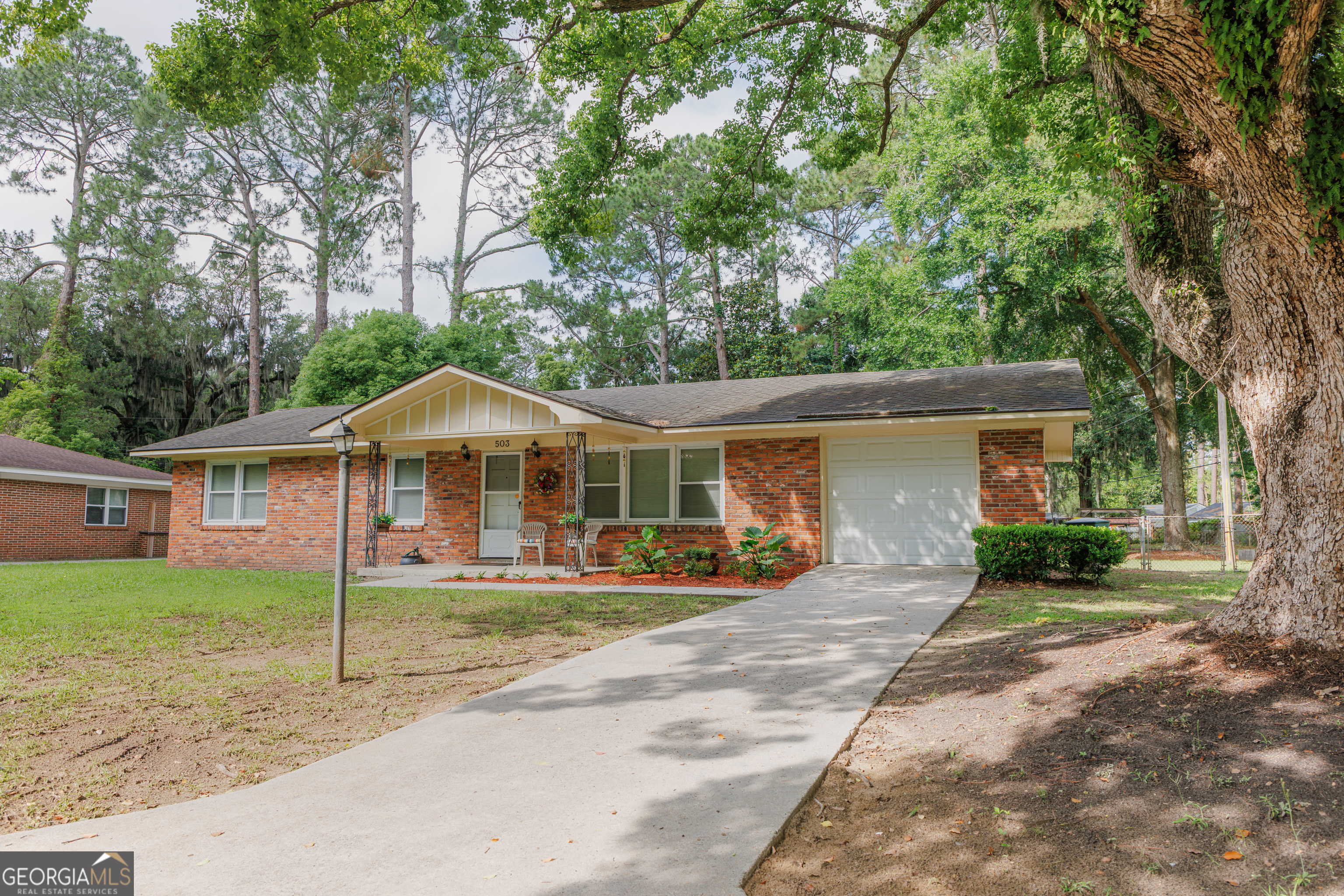 503 Dyches Drive Property Photo 3